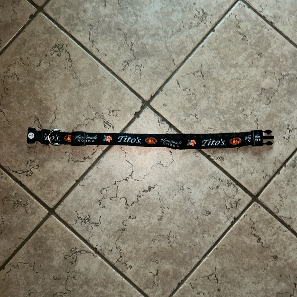 TITOS: DOG COLLAR (LARGE)